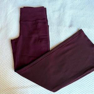 Athleta ribbed, wide legged Stash Salutation  leggings